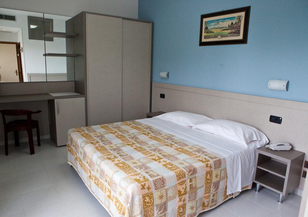 Hotel Clipper Giulianova Exterior photo